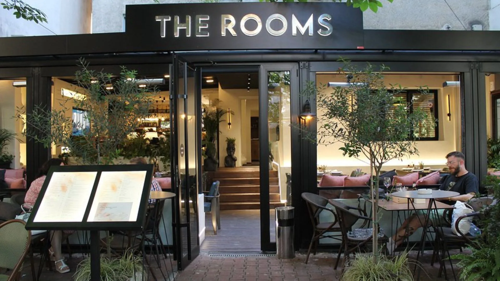 a restaurant where to eat in tirana