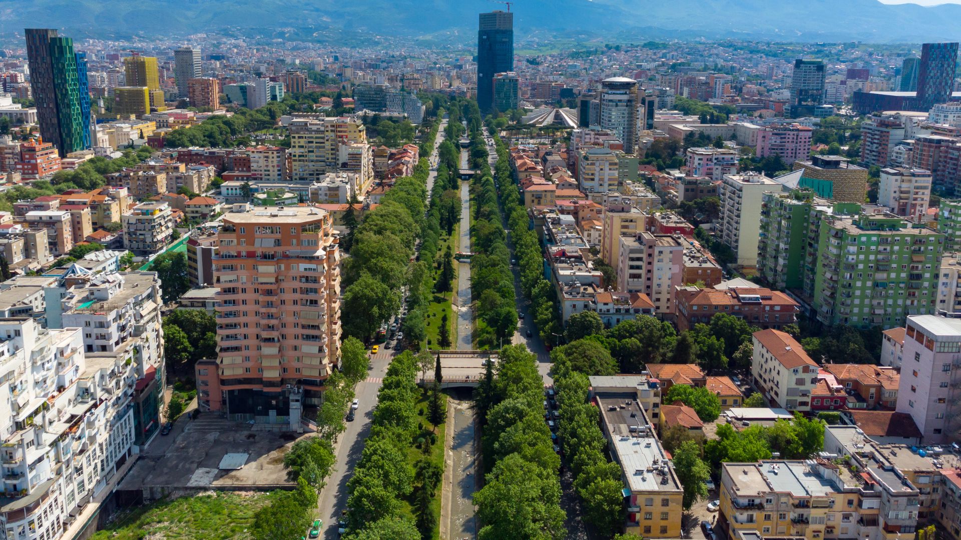 taxi from tirana city to airport